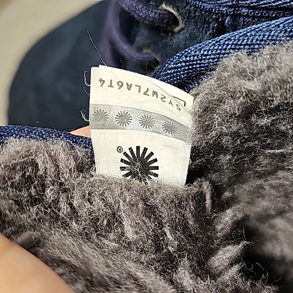 Men's UGG Shukka Boots - Picture 9 of 12